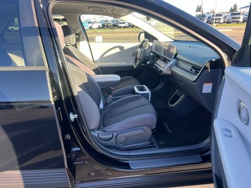 Used 2024 Hyundai Ioniq 5 SEL RWD image 28