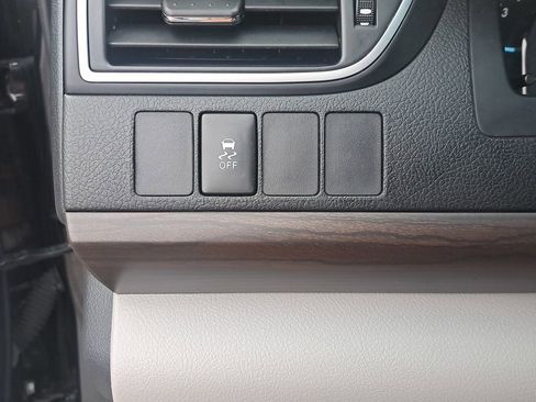 Used 2015 Toyota Camry LE image 25