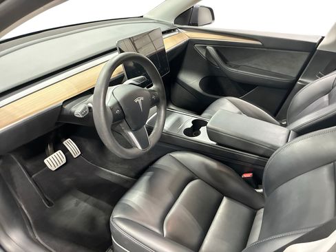 Certified 2023 Tesla Model Y Performance AWD/4WD image 9