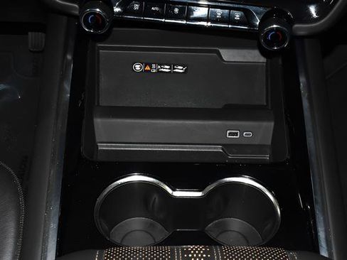 Used 2025 Chevrolet Tahoe High Country AWD/4WD image 19
