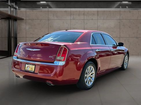 Used 2014 Chrysler 300 C RWD image 19