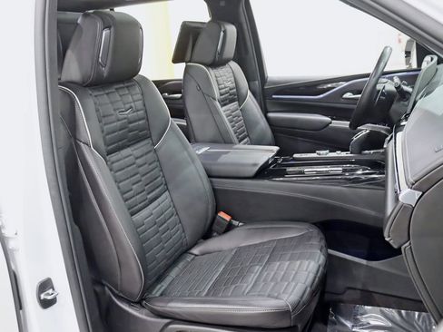 Used 2024 Cadillac Escalade V AWD/4WD image 34