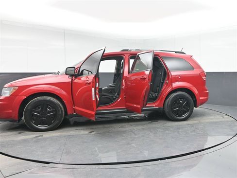 Used 2017 Dodge Journey SE w/ Flexible Seating Group FWD image 39