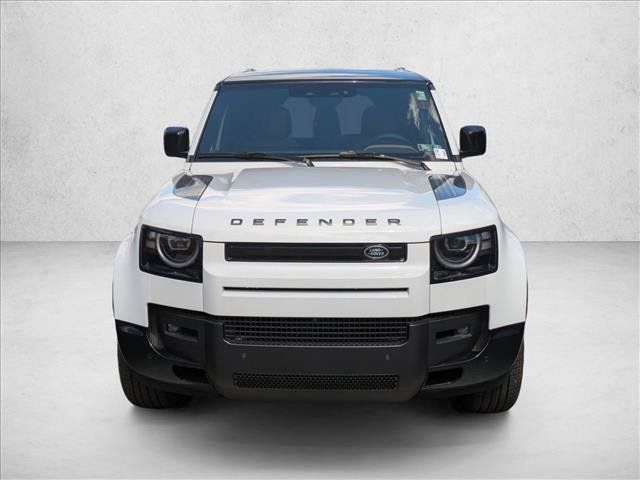 Used 2026 Land Rover Defender 130 X-Dynamic SE AWD/4WD image 6