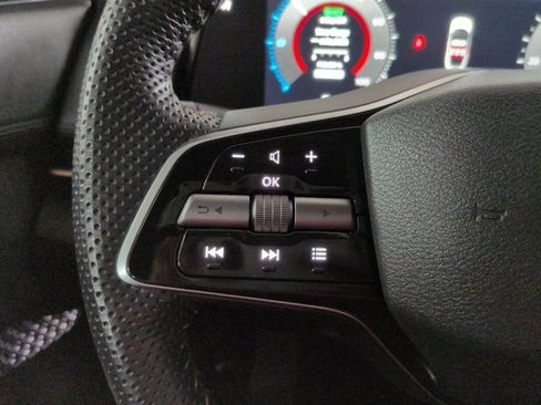 Used 2024 Nissan Ariya FWD image 22