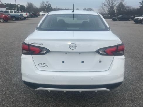 Used 2025 Nissan Versa S image 11