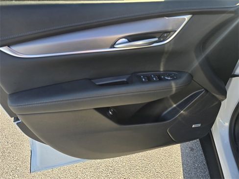 Used 2025 Cadillac XT5 Luxury image 22