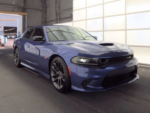 Used 2023 Dodge Charger Scat Pack w/ Navigation & Travel Group RWD image 3
