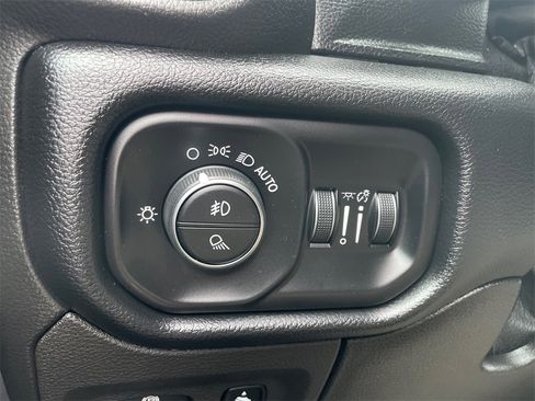 Used 2019 RAM 1500 Big Horn image 34