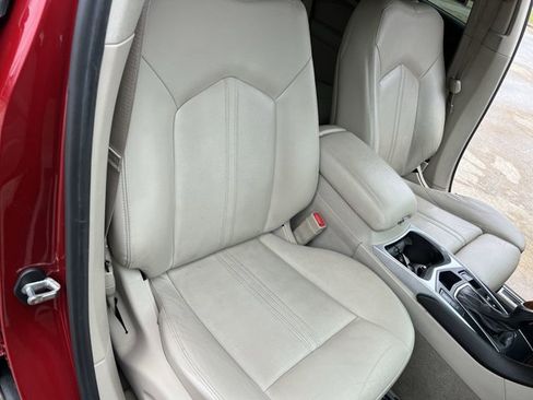Used 2013 Cadillac SRX Luxury image 28