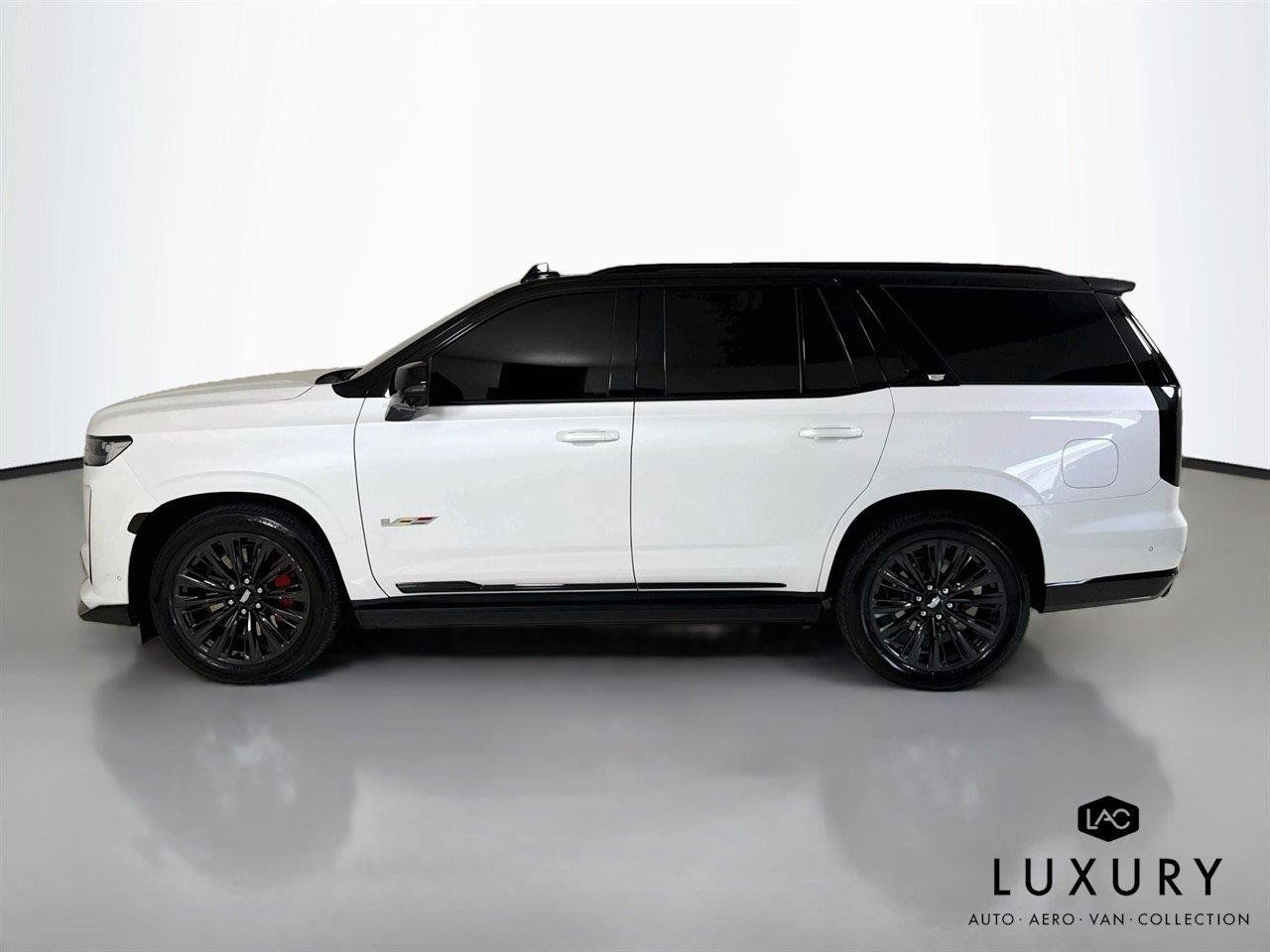 Used 2023 Cadillac Escalade V w/ LPO, ONYX Package AWD/4WD image 8