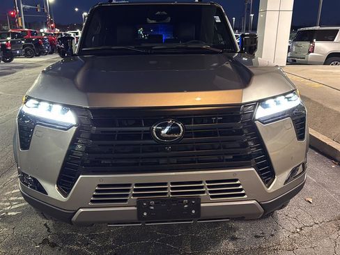 Used 2024 Lexus GX 550 GX 550 Overtrail+ image 3