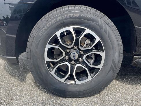 Used 2023 Ford Expedition XLT AWD/4WD image 9
