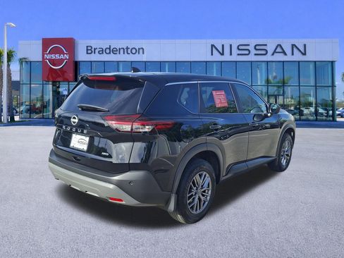 Used 2023 Nissan Rogue S AWD/4WD image 5