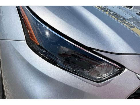 Used 2022 Toyota Highlander LE AWD/4WD image 32