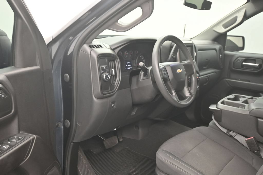 Used 2020 Chevrolet Silverado 1500 Custom w/ Custom Value Package RWD image 10