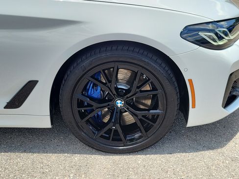 Used 2023 BMW 540i w/ M Sport Package RWD image 7