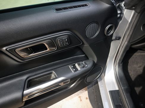 Used 2020 Ford Mustang Shelby GT500 w/ Technology Package image 15