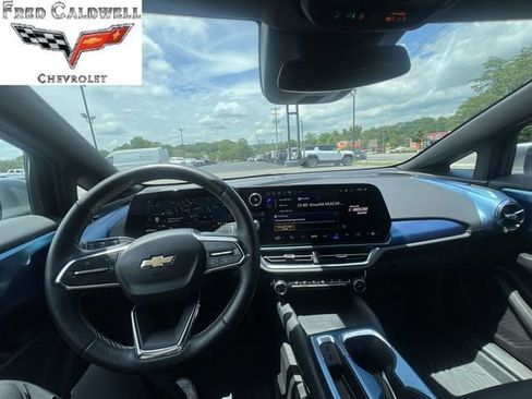 Used 2024 Chevrolet Equinox EV LT FWD image 10