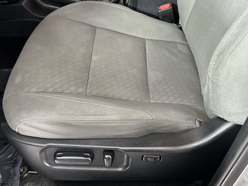 Used 2020 Toyota Tacoma SR5 image 12