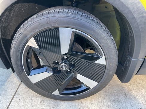 Certified 2025 Nissan Kicks SR image 6