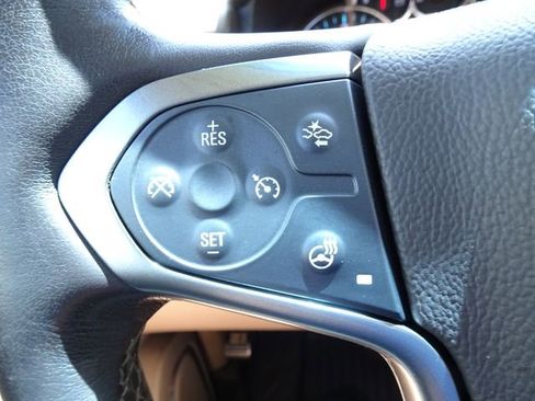 Used 2018 Chevrolet Suburban LT AWD/4WD image 33