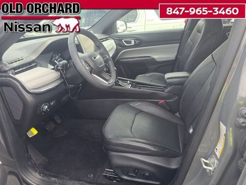 Used 2023 Jeep Compass Limited AWD/4WD image 6