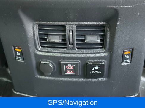 Used 2021 Nissan Titan PRO-4X w/ Pro-4x Convenience Package image 15