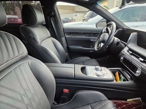 Used 2025 Genesis G90 3.5T AWD/4WD image 8