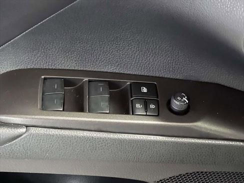 Used 2023 Toyota Camry SE w/ Cold Weather Package FWD image 13