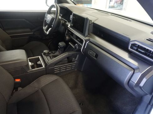 Used 2025 Toyota 4Runner SR5 AWD/4WD image 20