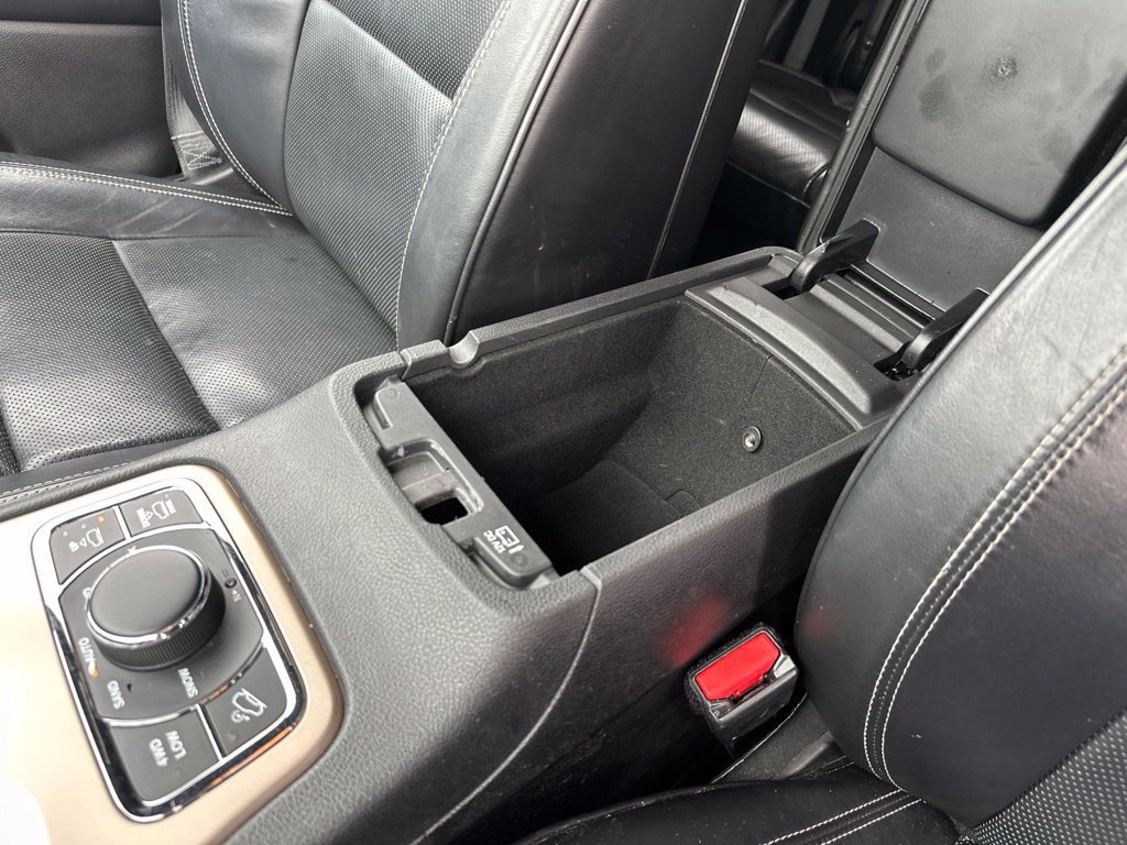 Used 2015 Jeep Grand Cherokee Overland w/ Advanced Technology Group AWD/4WD image 38