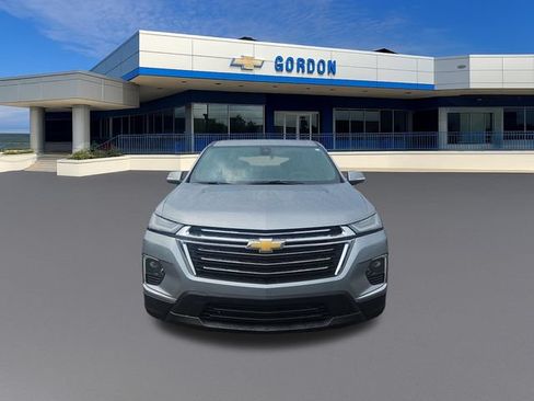 Used 2023 Chevrolet Traverse LT FWD image 9