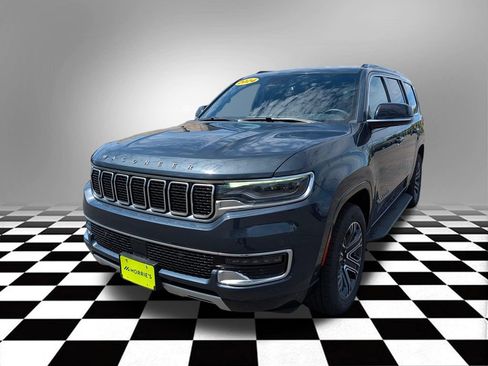 Used 2024 Jeep Wagoneer Series II w/ Flexible Seating Group AWD/4WD image 3