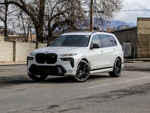 New 2026 BMW X7 M60i image 1
