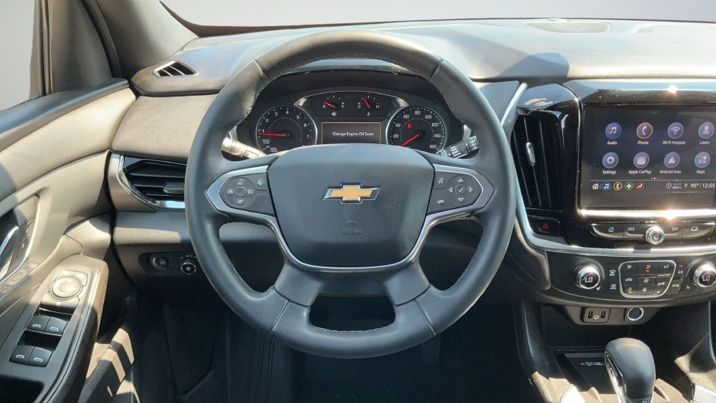 Used 2023 Chevrolet Traverse LT FWD image 9
