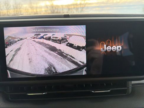 Used 2024 Jeep Wrangler Unlimited w/ Convenience Group image 16