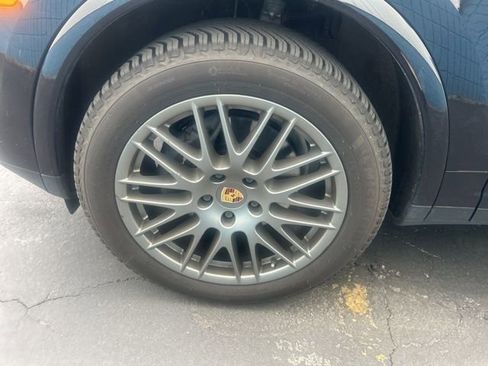 Used 2017 Porsche Cayenne image 5