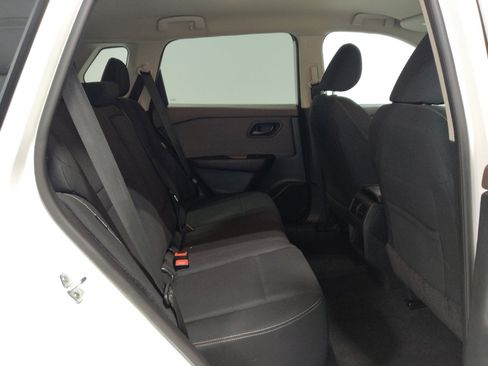 Used 2023 Nissan Rogue S AWD/4WD image 19