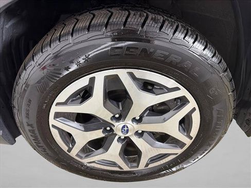 Used 2023 Subaru Forester Premium AWD/4WD image 12