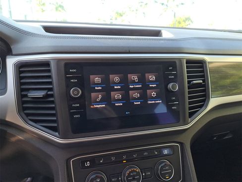 Used 2018 Volkswagen Atlas SE image 21