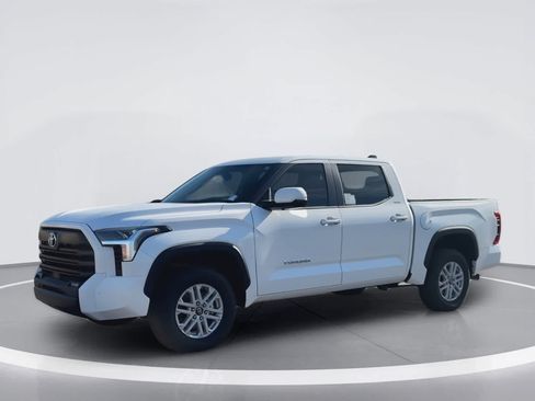Used 2026 Toyota Tundra SR5 w/ SR5 Premium Package AWD/4WD image 4