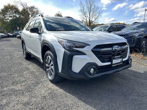Certified 2025 Subaru Outback Premium AWD/4WD image 2