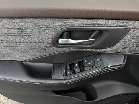 Certified 2022 Nissan Rogue SV image 20