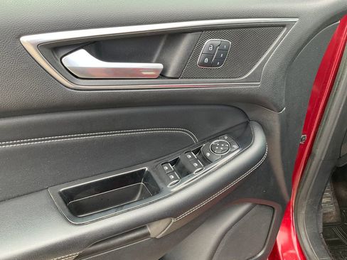 Used 2016 Ford Edge Titanium w/ Technology Package image 16