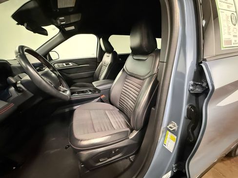 Used 2025 Ford Explorer ST-Line AWD/4WD image 12