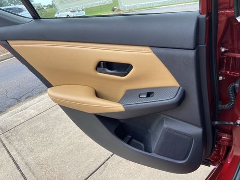 Used 2025 Nissan Sentra SV w/ SV Premium Package FWD image 53