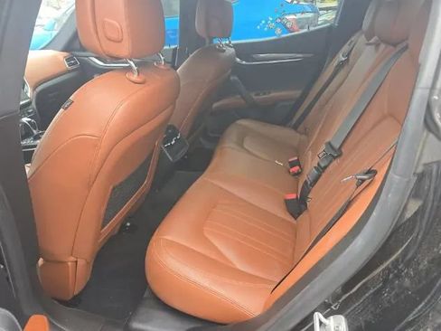 Used 2018 Maserati Ghibli RWD image 6