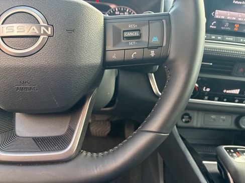 Used 2025 Nissan Rogue SV image 23