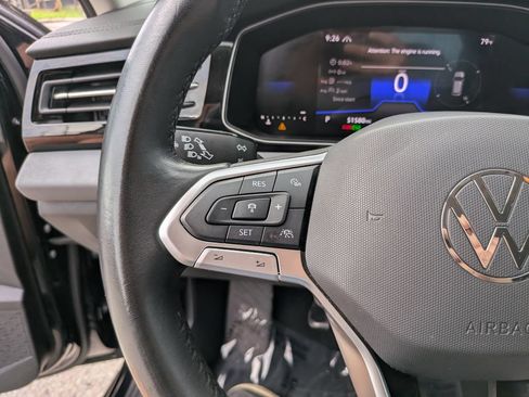 Used 2025 Volkswagen Jetta SE FWD image 29